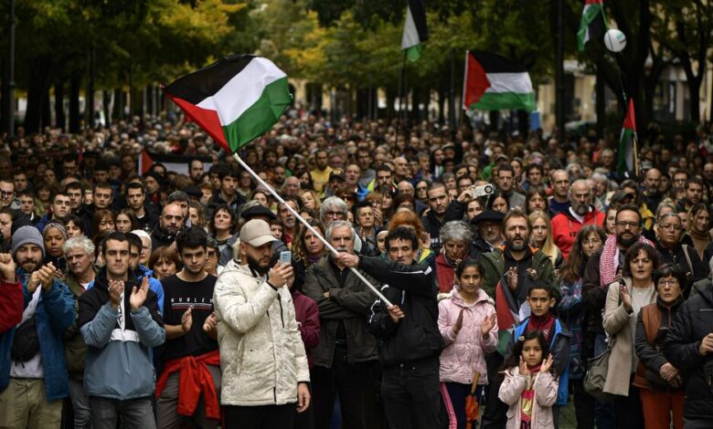 ইতালিতে গাজার সমর্থনে বিক্ষোভ ও ধর্মঘট ঘোষণা