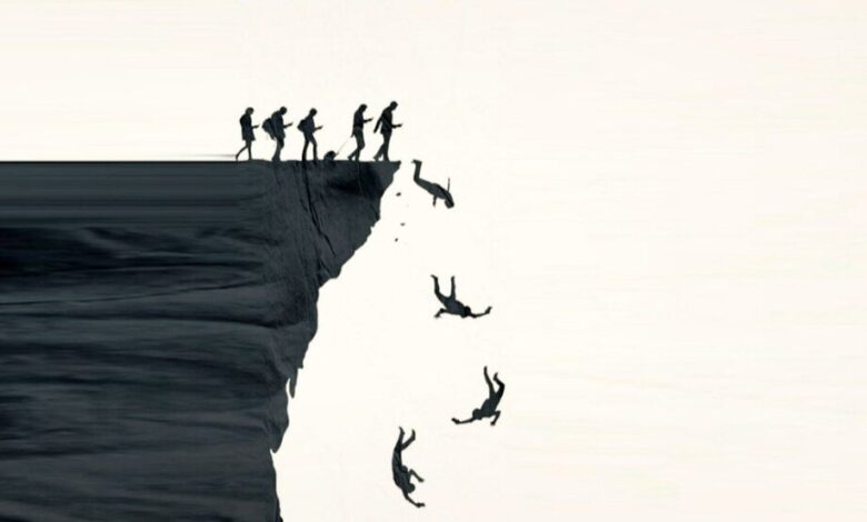 কেন কখনও নিজের লোকদের কাছেও তাকিয়া জরুরি হয়?