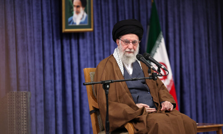 ইরানের সর্বোচ্চ নেতার যুক্তিপূর্ণ চ্যালেঞ্জ: আপনি কে—কোন অধিকারবলে কথা বলেন?